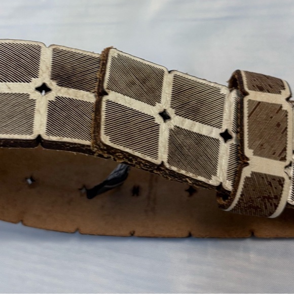 Brave Soul Tan and Cream Women's Belt with Silver Buckle - Picture 2 of 5